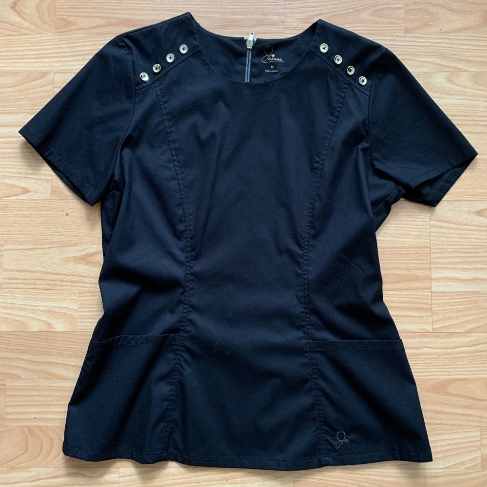 JAANUU scrub top
